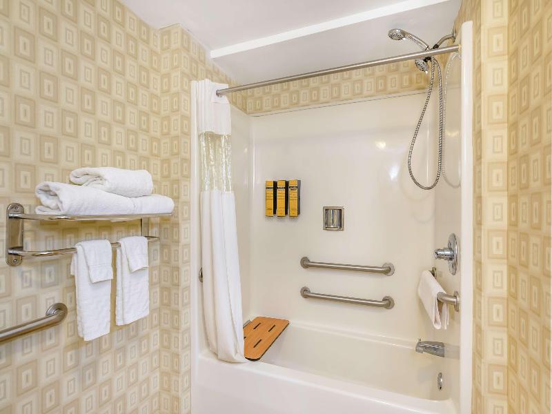 Bw Plus Waynesboro Inn & Suites Conference Center image