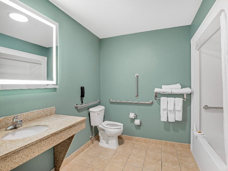 Best Western Plus Glen Allen Inn 5