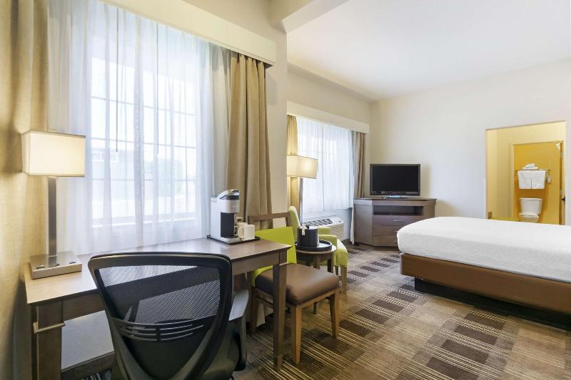 Best Western Plus The Inn at Horse Heaven image