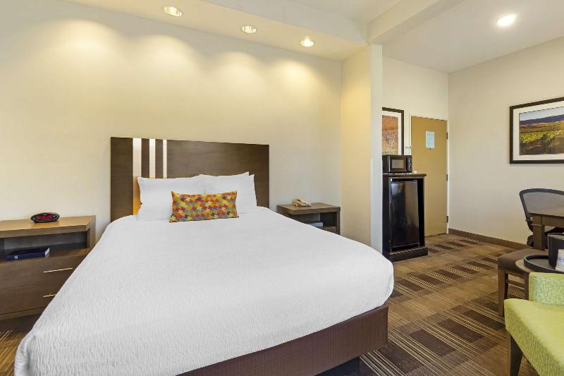 Best Western Plus The Inn at Horse Heaven image