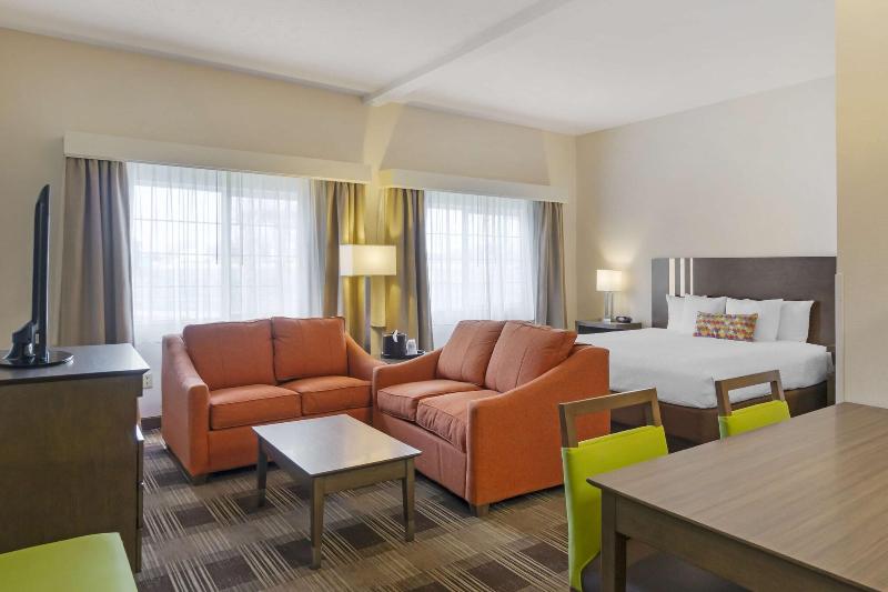 Best Western Plus The Inn at Horse Heaven image