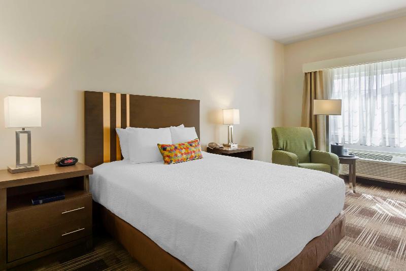 Best Western Plus The Inn at Horse Heaven image