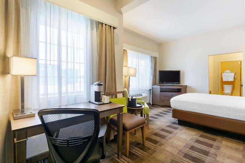 Best Western Plus The Inn at Horse Heaven image
