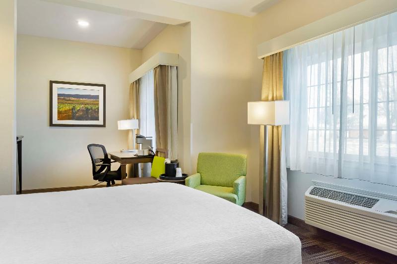 Best Western Plus The Inn at Horse Heaven image