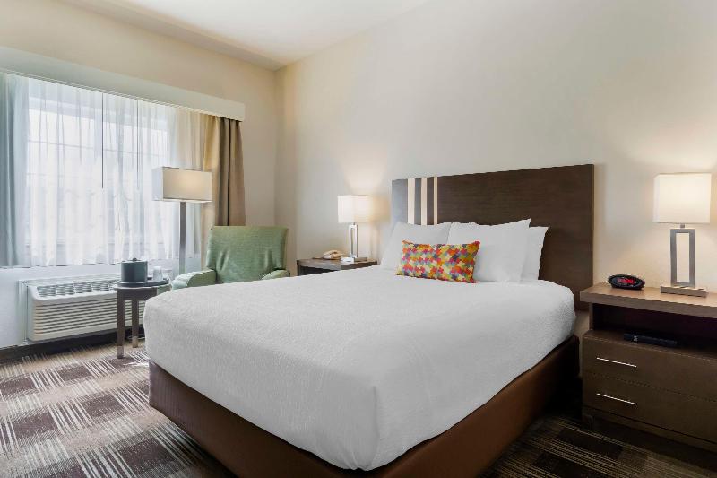 Best Western Plus The Inn at Horse Heaven image