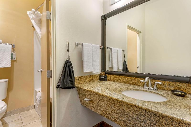 Best Western Plus The Inn at Horse Heaven image