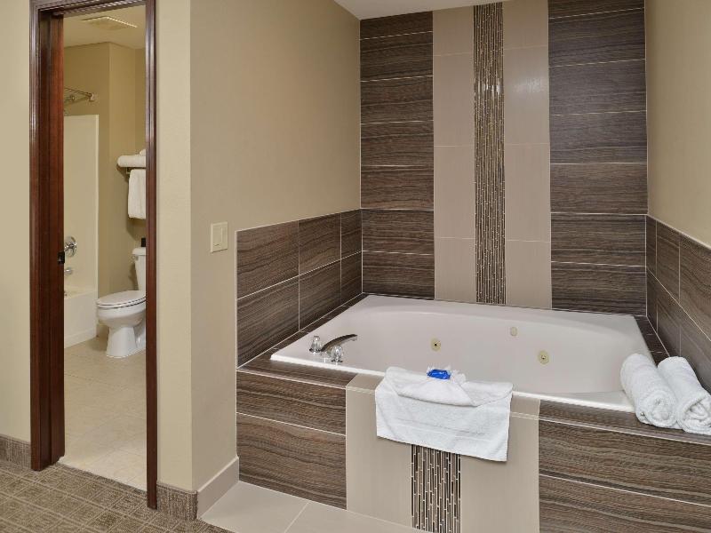 Best Western Plus Kennewick Inn image