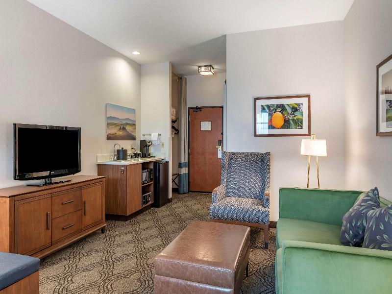 Best Western Premier Pasco Inn & Suites image