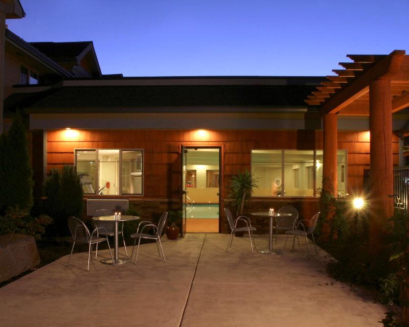 Best Western Snowcap Lodge image