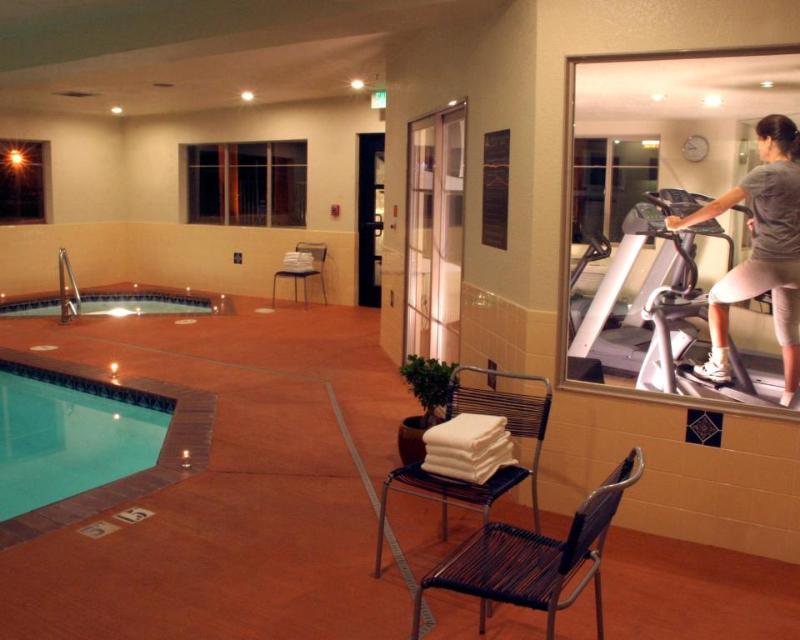 Best Western Snowcap Lodge image