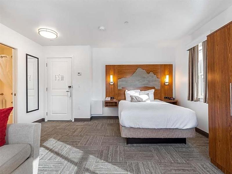 Bainbridge Island Suites image