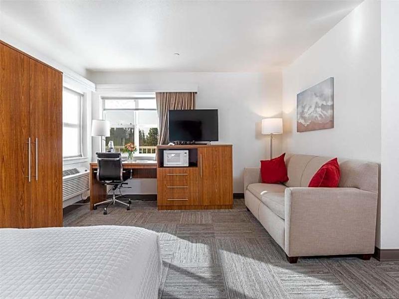 Bainbridge Island Suites image