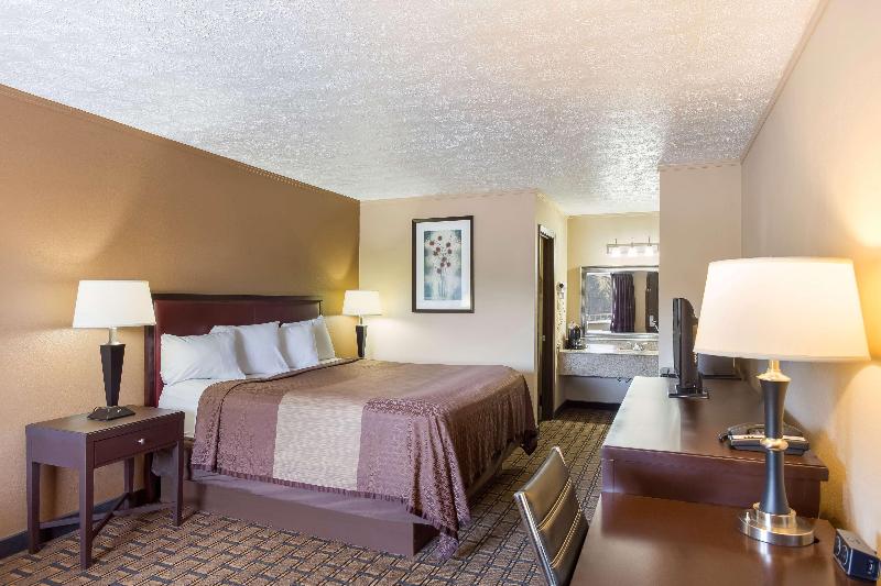 SureStay Hotel by Best Western Summersville image