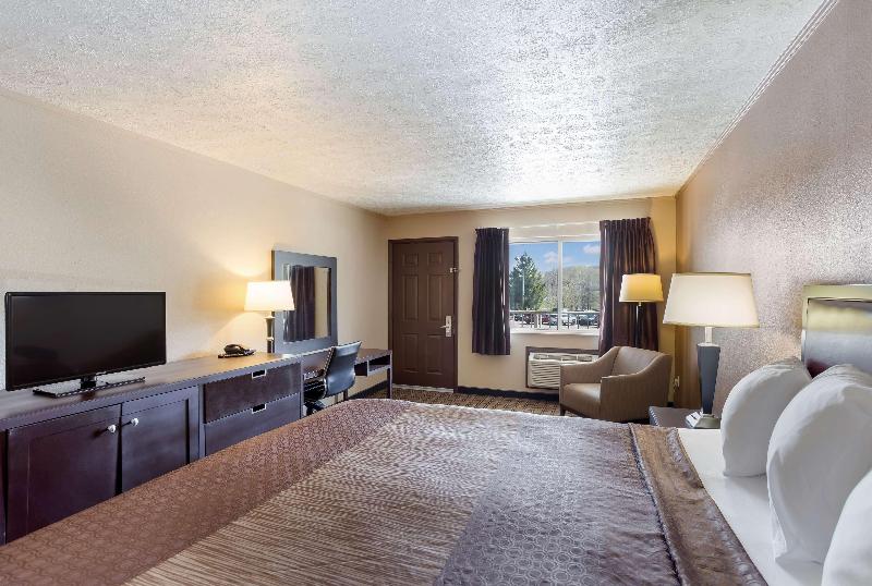 SureStay Hotel by Best Western Summersville image