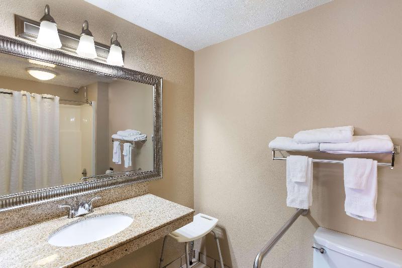 SureStay Hotel by Best Western Summersville image