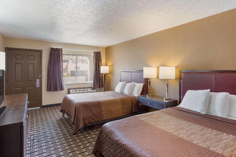 SureStay Hotel by Best Western Summersville image