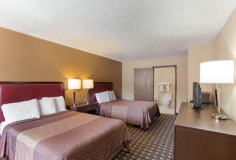 SureStay Hotel by Best Western Summersville image