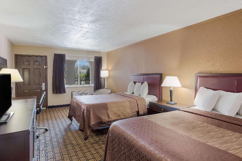 SureStay Hotel by Best Western Summersville image