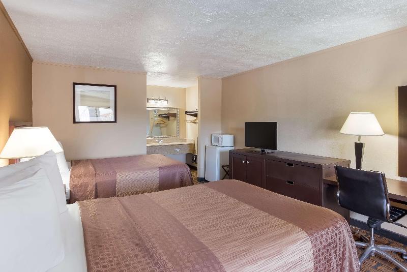 SureStay Hotel by Best Western Summersville image