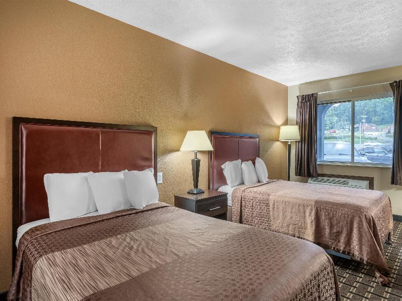 SureStay Hotel by Best Western Summersville image