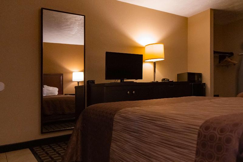 SureStay Hotel by Best Western Summersville image