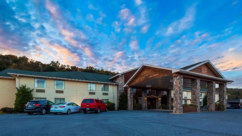 Surestay Plus By Best Western Berkeley Springs image