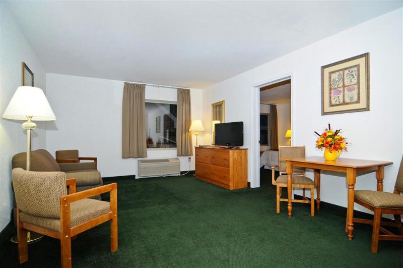 Surestay Plus By Best Western Berkeley Springs image