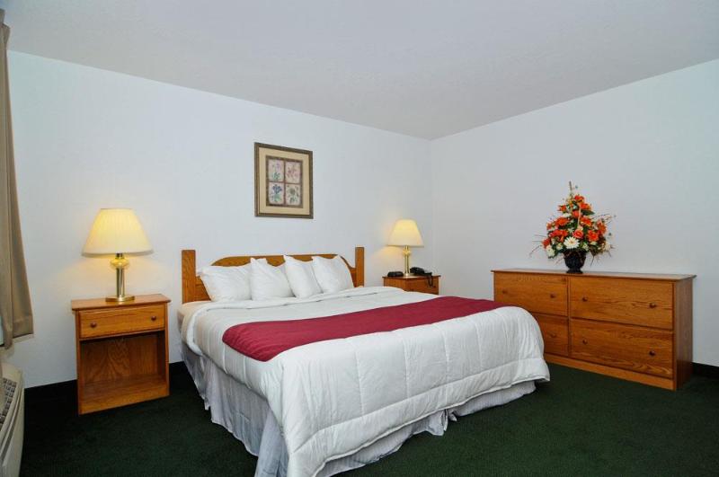 Surestay Plus By Best Western Berkeley Springs image