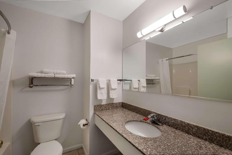Surestay Plus By Best Western Berkeley Springs image