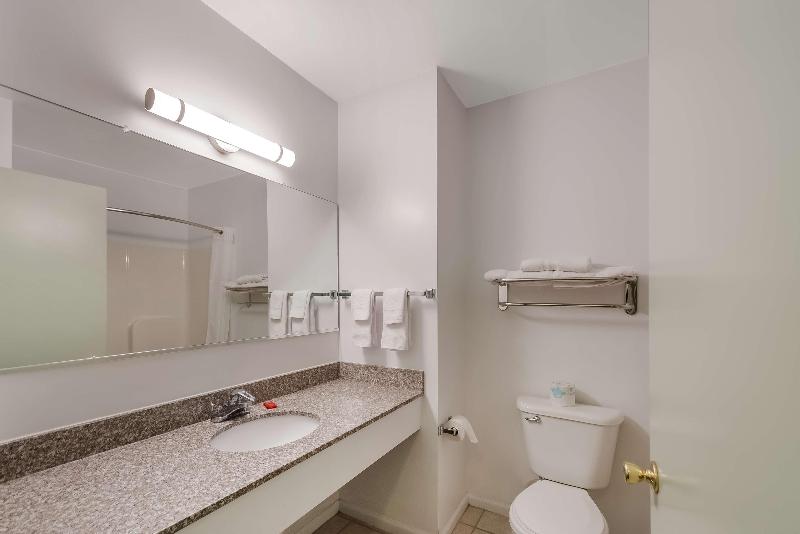 Surestay Plus By Best Western Berkeley Springs image