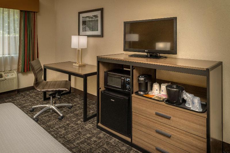 Best Western Logan Inn image