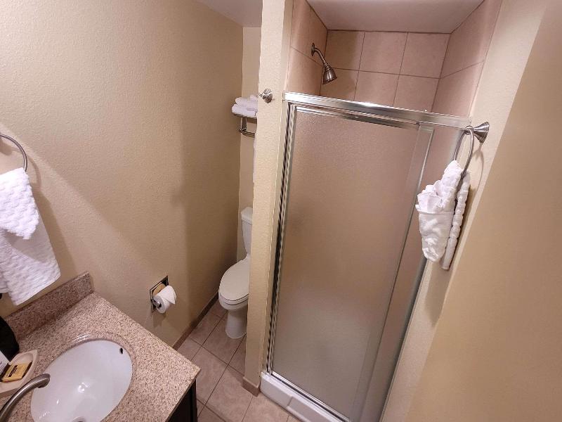 Best Western Plus Bridgeport Inn image