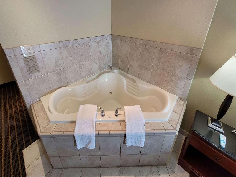 Best Western Plus Bridgeport Inn image