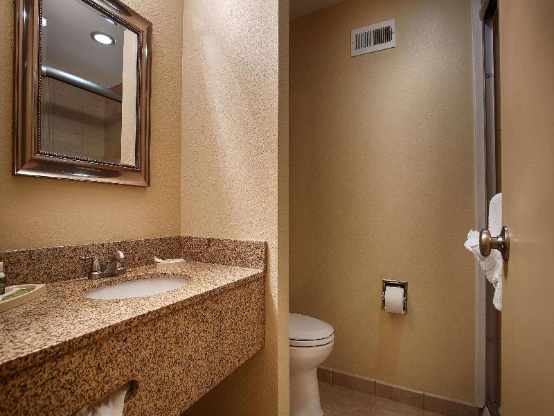 Best Western Plus Bridgeport Inn image