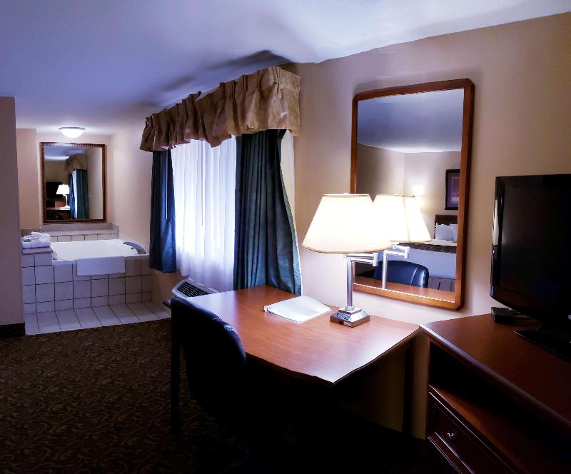 Quality Inn & Suites Black River Falls I-94 photo 16