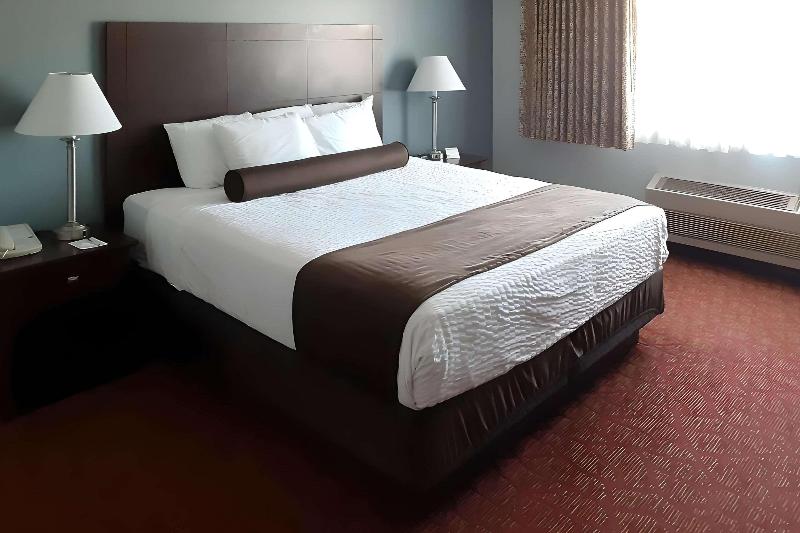 Quality Inn Superior Wi image