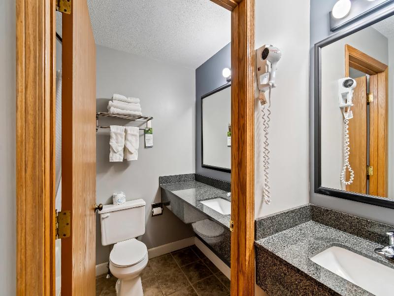 Quality Inn Superior Wi image
