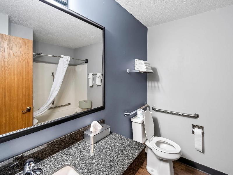 Quality Inn Superior Wi image
