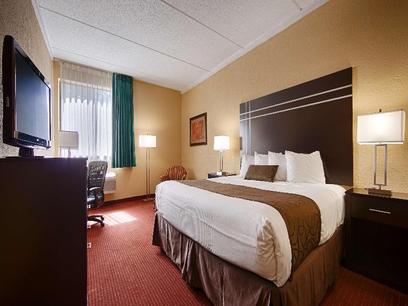 Best Western Waukesha Grand image