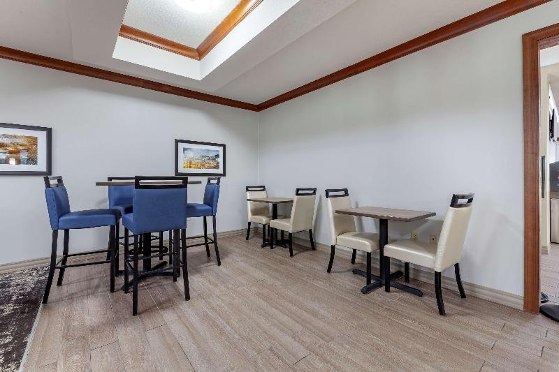 Best Western Plus Sparta Trail Lodge image