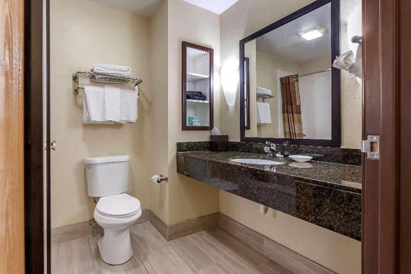 Best Western Plus Sparta Trail Lodge image