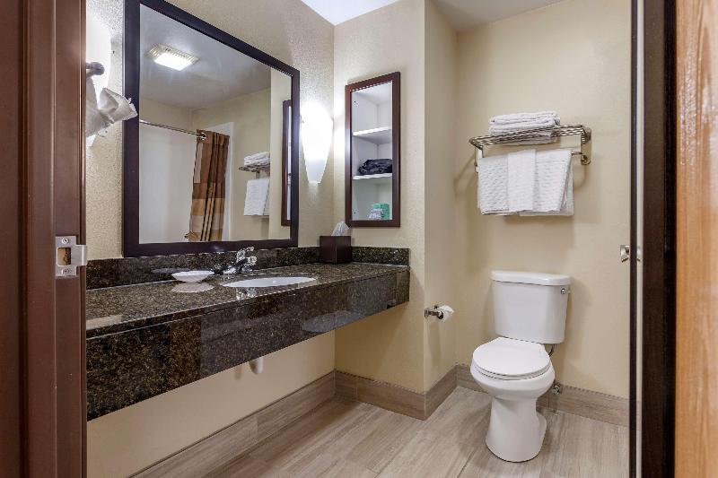 Best Western Plus Sparta Trail Lodge image