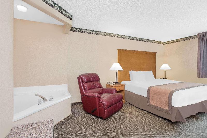 Ramada by Wyndham Waupaca image