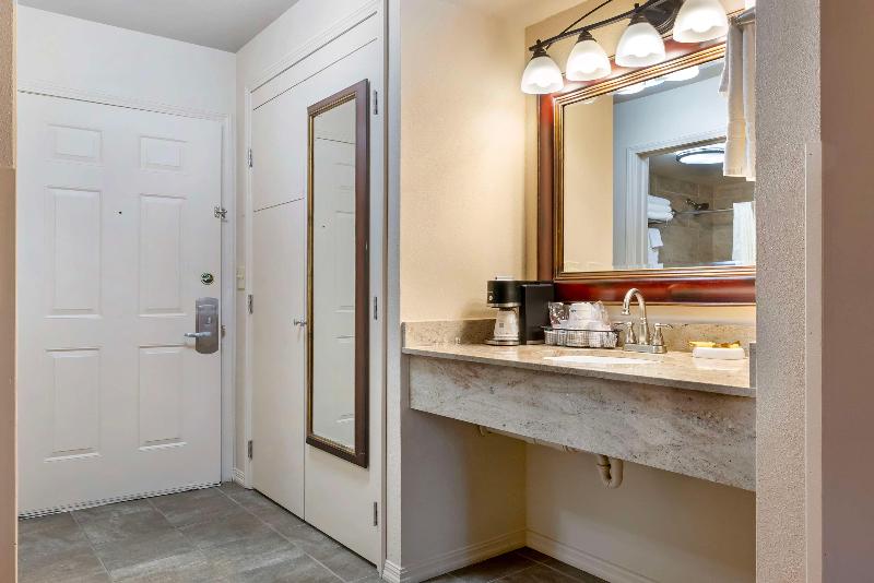 Best Western Plus Concord Inn image