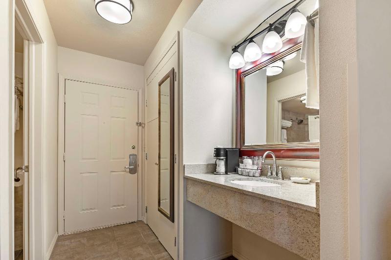Best Western Plus Concord Inn image