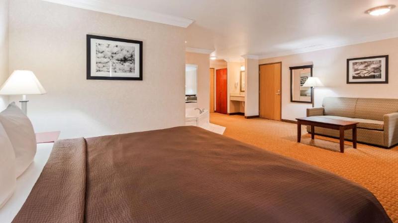 Best Western Wittenberg Inn image