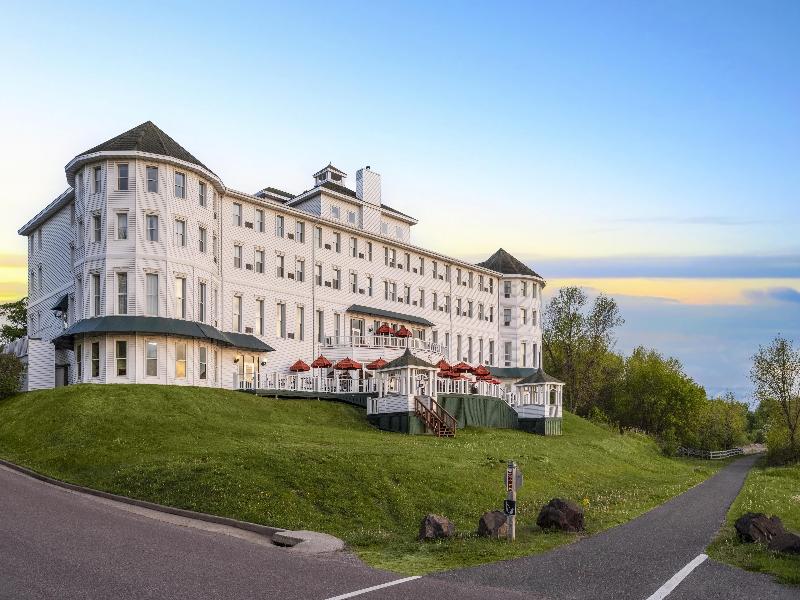 Best Western The Hotel Chequamegon image