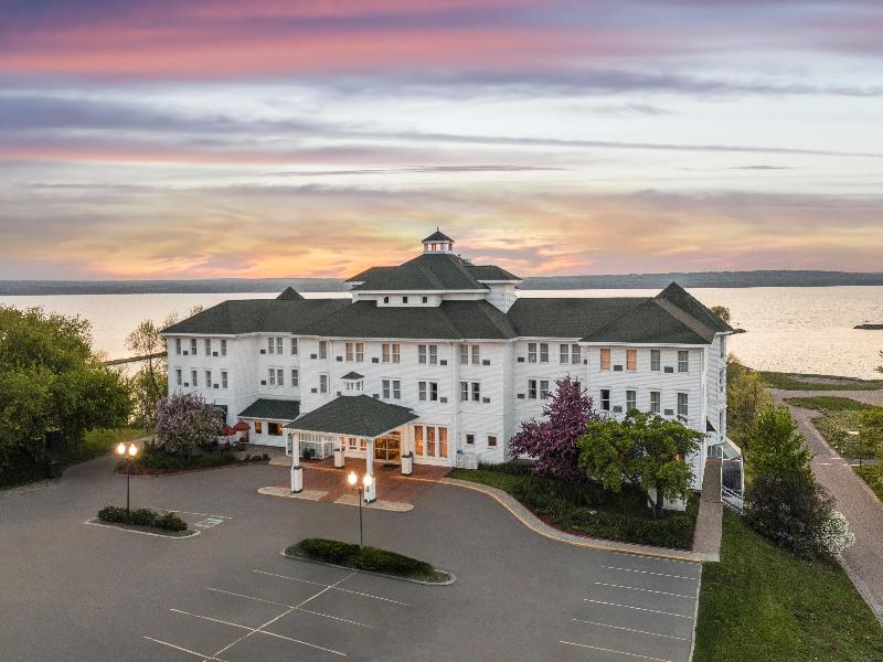 Best Western The Hotel Chequamegon image