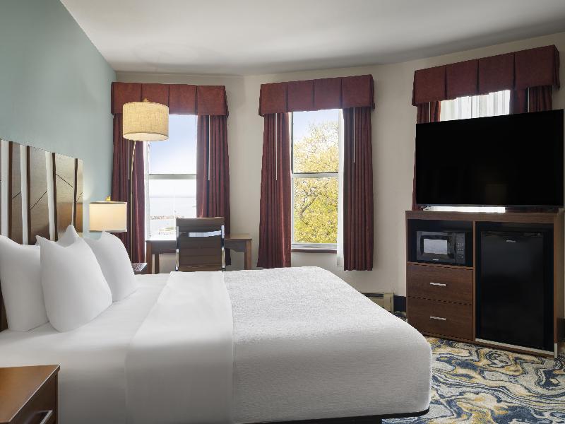 Best Western The Hotel Chequamegon image