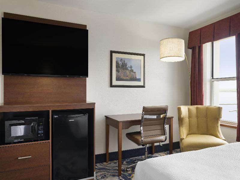 Best Western The Hotel Chequamegon image